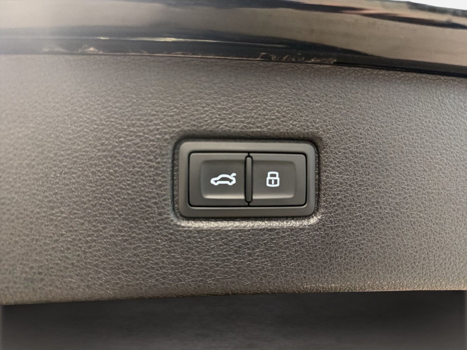 Fahrzeug autohaus mense Fahrzeugabbildung Audi Q7 55 TFSI quattro tiptronic S line CarPlay|AHK