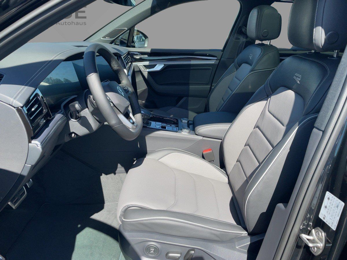 Fahrzeugabbildung Volkswagen Touareg V6 TDI 4M R-Line Final Edition AHK Luftf