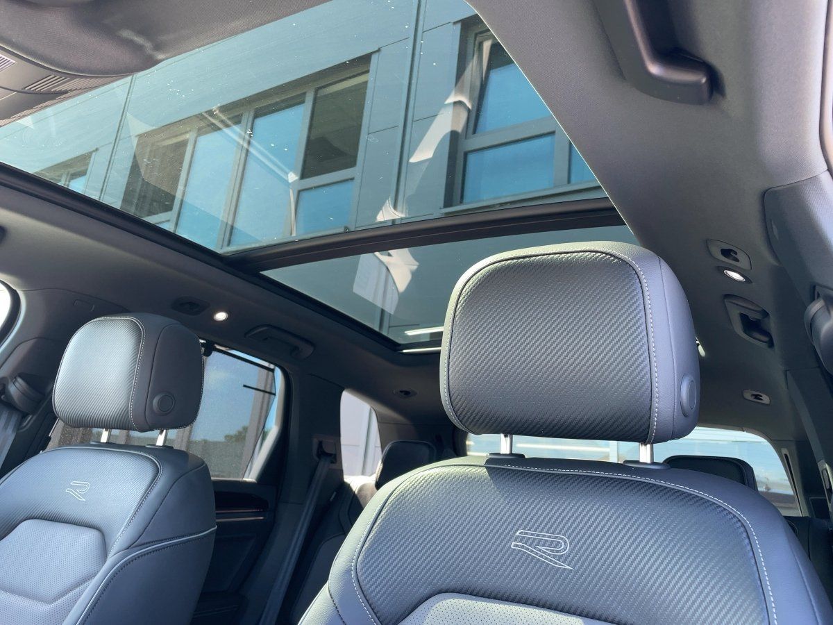 Fahrzeugabbildung Volkswagen Touareg V6 TDI 4M R-Line Final Edition AHK Luftf