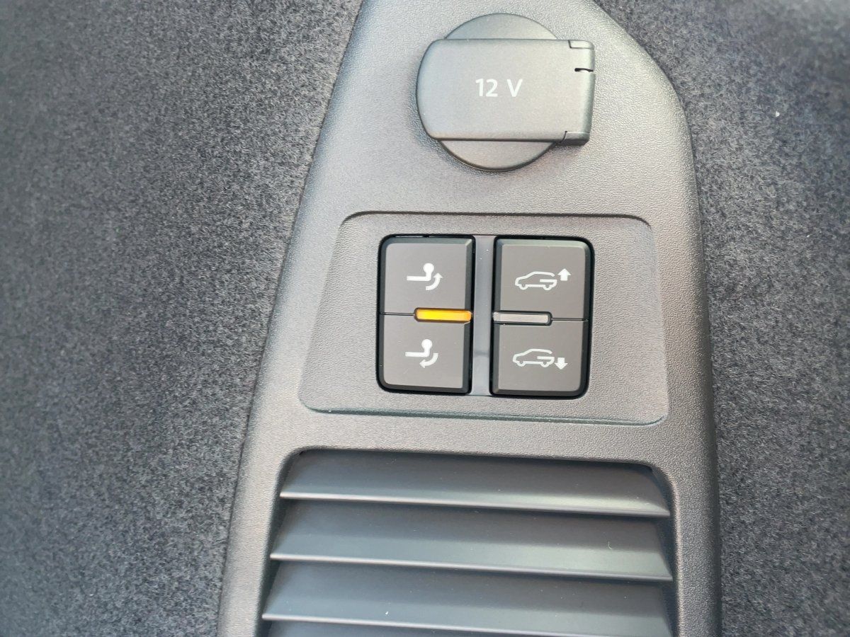 Fahrzeugabbildung Volkswagen Touareg V6 TDI 4M R-Line Final Edition AHK Luftf