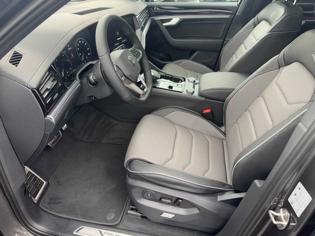 Fahrzeug autohaus mense Fahrzeugabbildung Volkswagen Touareg V6 TDI 4M R-Line Final Edition AHK Luftf