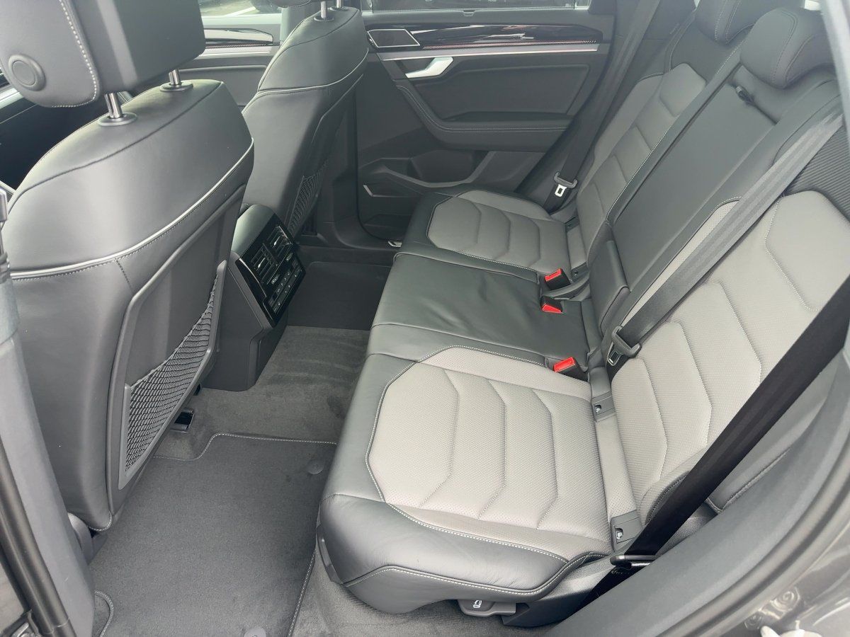 Fahrzeug autohaus mense Fahrzeugabbildung Volkswagen Touareg V6 TDI 4M R-Line Final Edition AHK Luftf