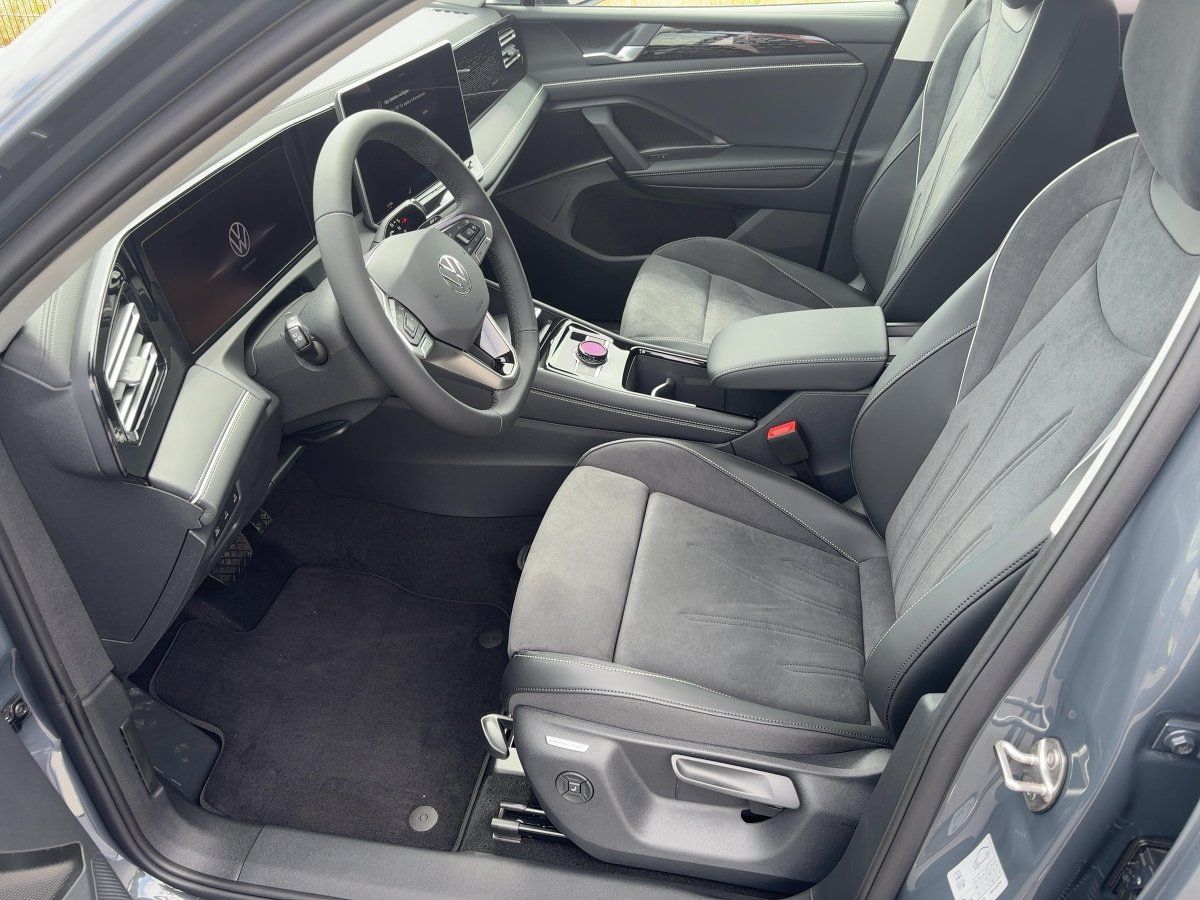 Fahrzeug autohaus mense Fahrzeugabbildung Volkswagen Tiguan Elegance 1.5 l eTSI OPF DSG AHK Nav GJR - mit KI generiert/bearbeitet