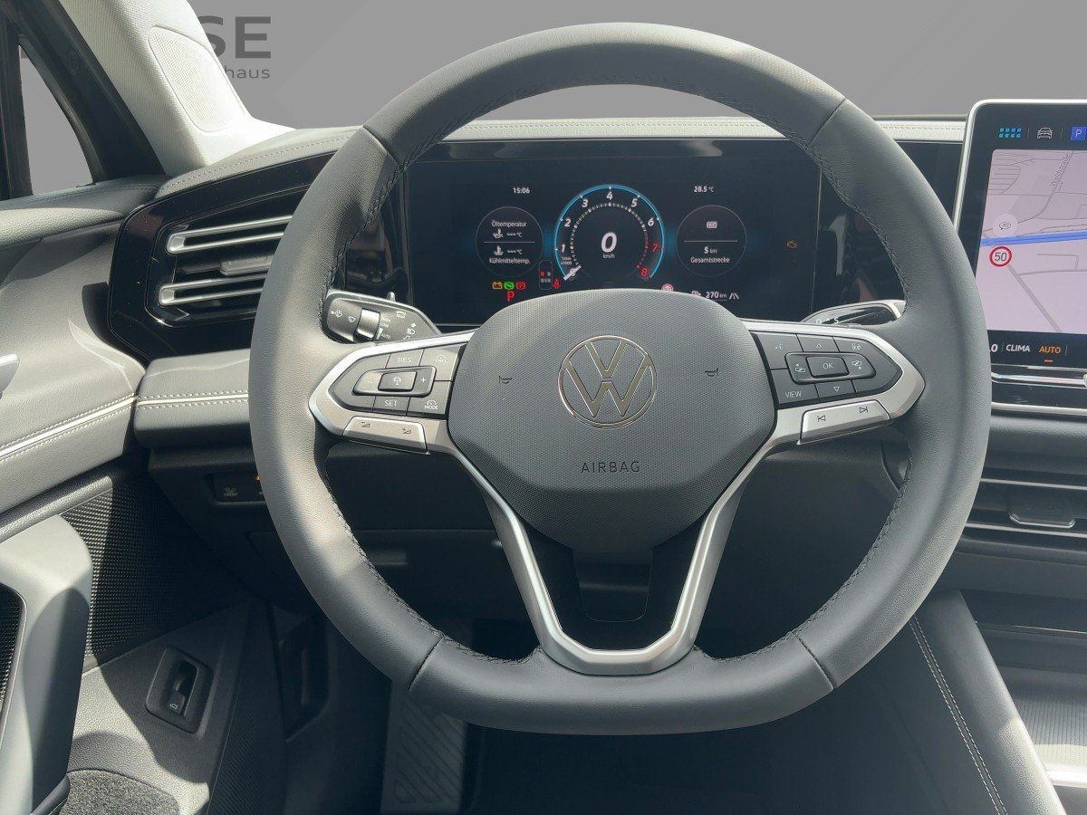 Fahrzeug autohaus mense Fahrzeugabbildung Volkswagen Tiguan Elegance 1.5 l eTSI OPF DSG AHK Nav GJR - mit KI generiert/bearbeitet