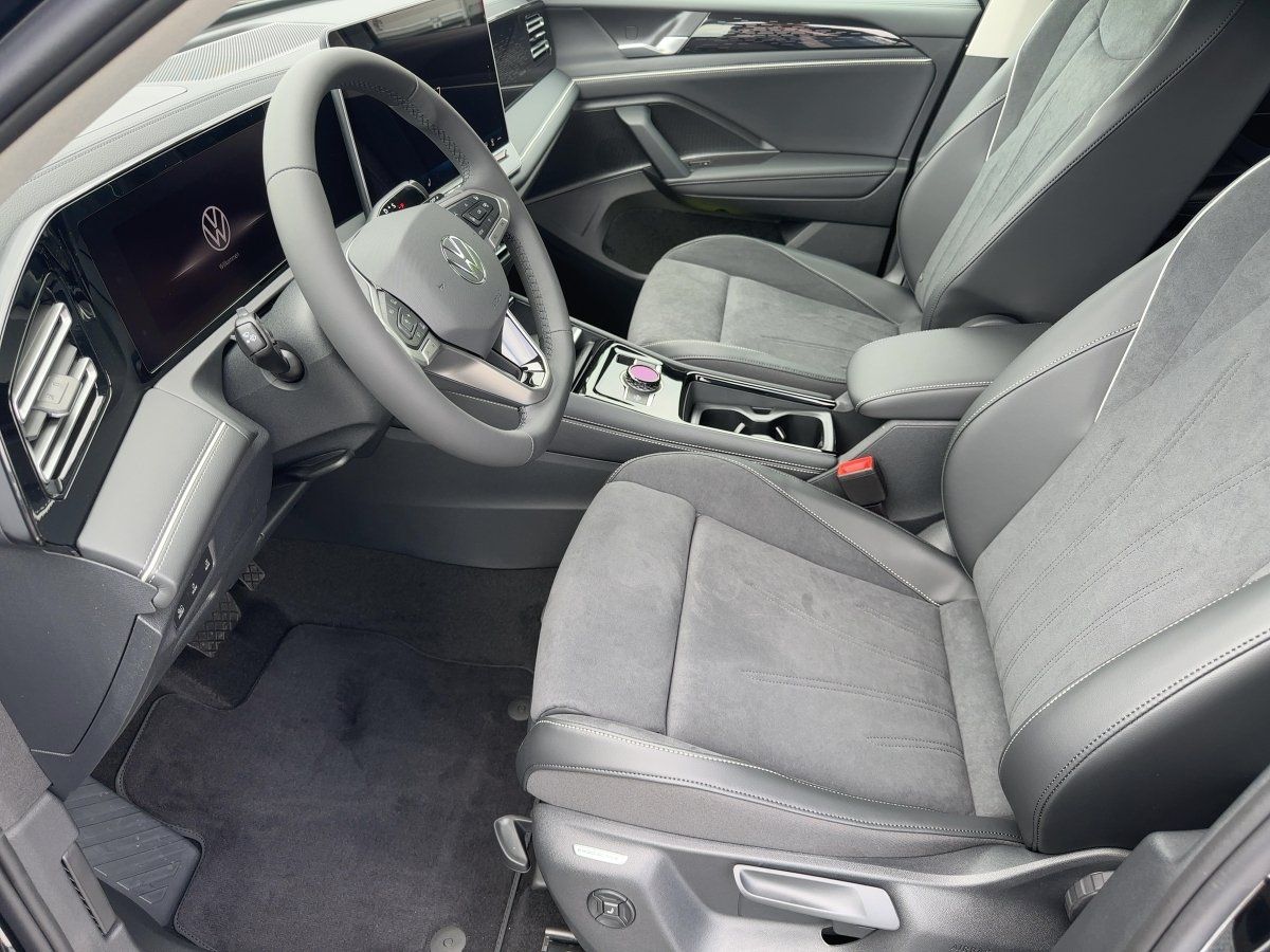 Fahrzeug autohaus mense Fahrzeugabbildung Volkswagen Tiguan Elegance 1.5 l eTSI OPF DSG AHK Navi 360° - mit KI generiert/bearbeitet