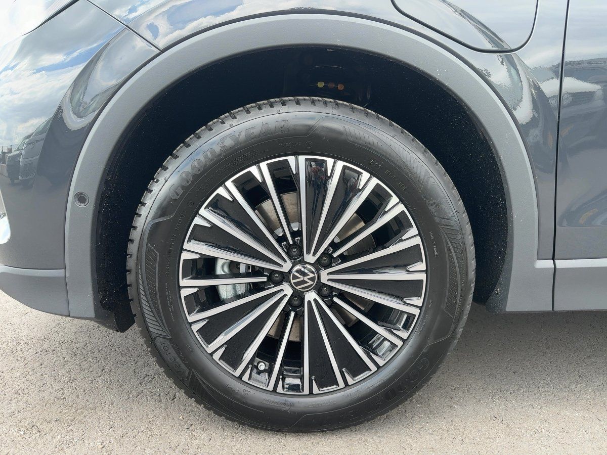 Fahrzeugabbildung Volkswagen Tiguan 1.5 eHybrid Elegance AHK Navi Ganzjahresr