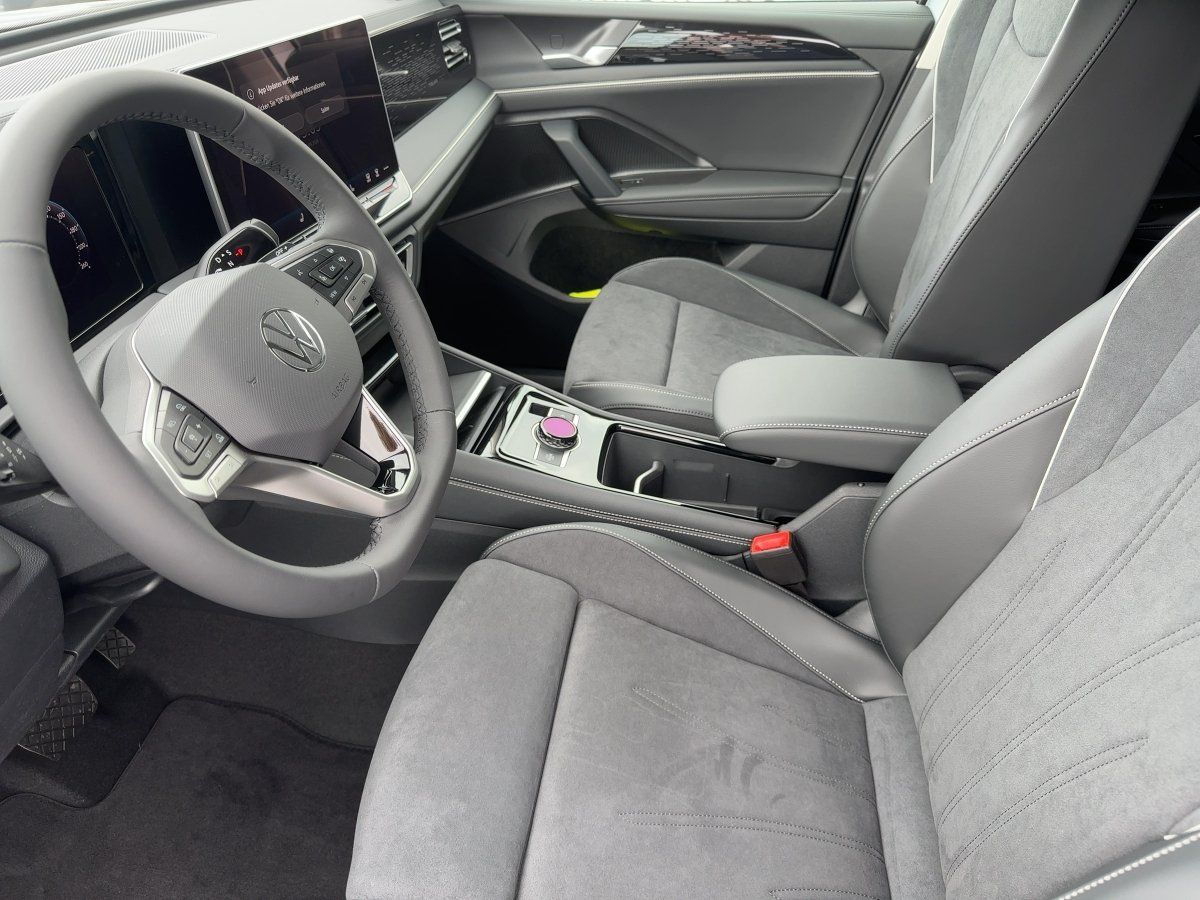 Fahrzeug autohaus mense Fahrzeugabbildung Volkswagen Tiguan 1.5 eTSI Elegance AHK Nav Ganzjahresreife