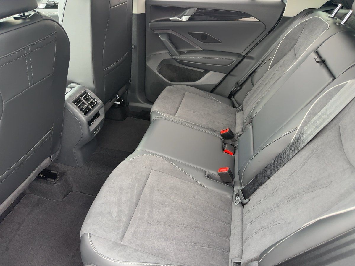 Fahrzeug autohaus mense Fahrzeugabbildung Volkswagen Tiguan 1.5 eTSI Elegance AHK Nav Ganzjahresreife