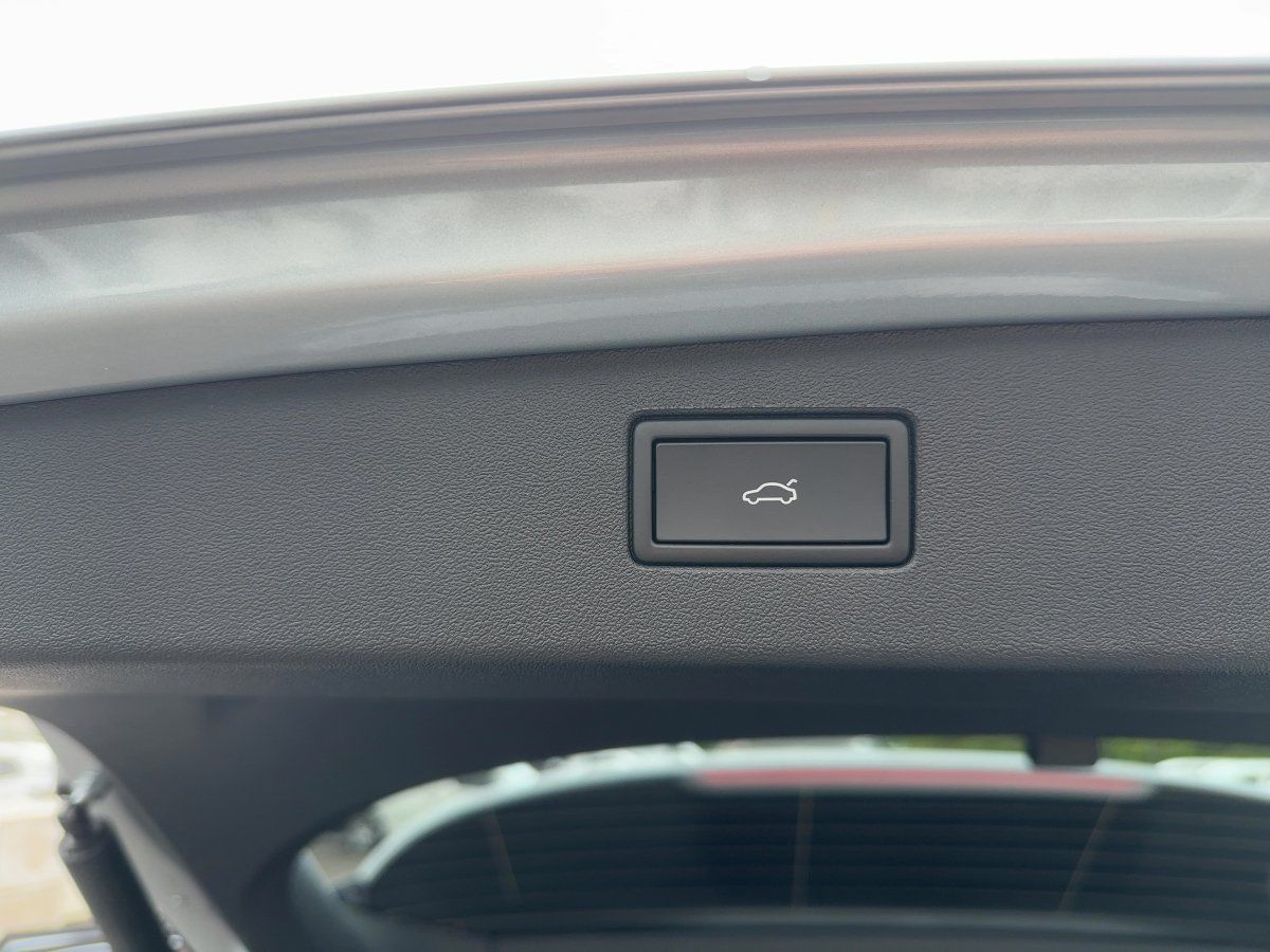 Fahrzeug autohaus mense Fahrzeugabbildung Volkswagen Tiguan 1.5 eTSI Elegance AHK Nav Ganzjahresreife