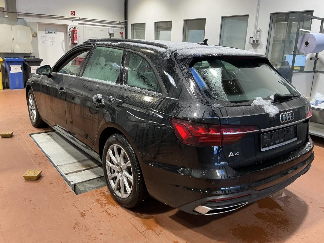 Fahrzeug autohaus mense Fahrzeugabbildung Audi A4 Avant 40 TDI S tronic Matrix|LED|Navi|Kamera