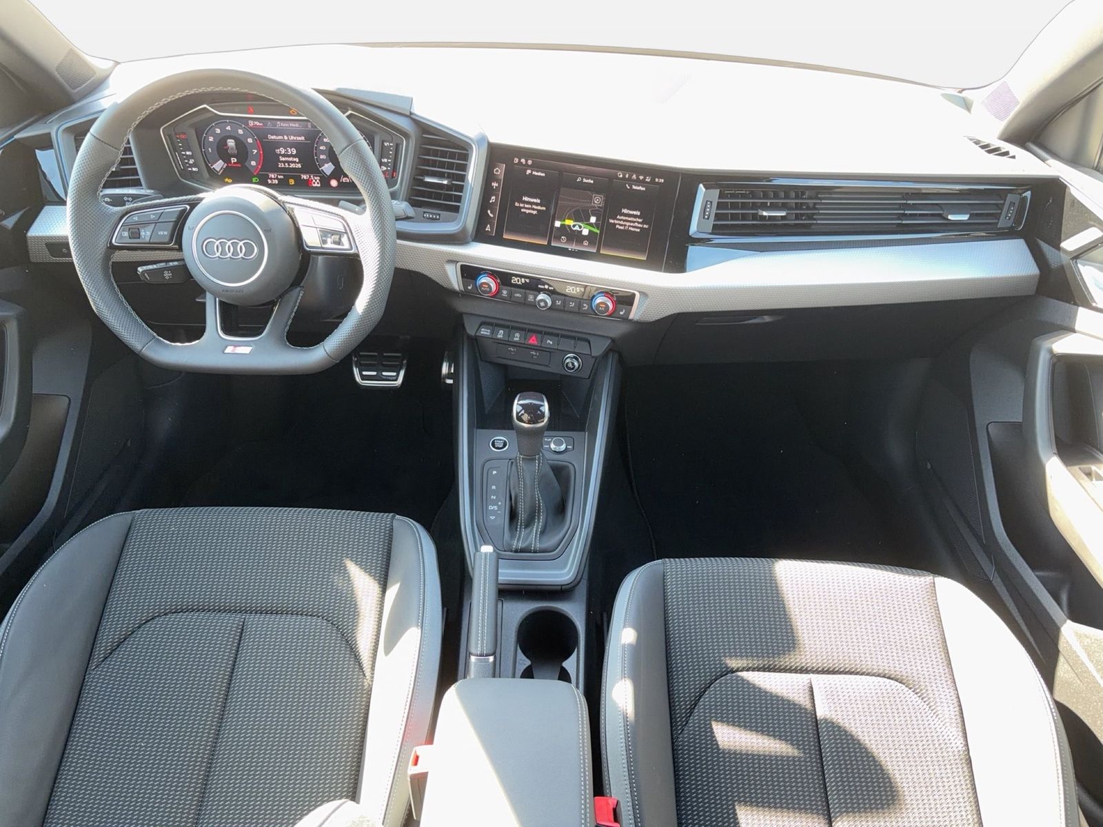 Fahrzeugabbildung Audi A1 Sportback S line 40 TFSI 152(207) S tronic Ca - mit KI generiert/bearbeitet