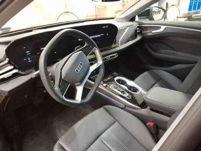 Fahrzeugabbildung Audi A6 Avant TDI quattro 150 kW S tronic B&O AHK HUD