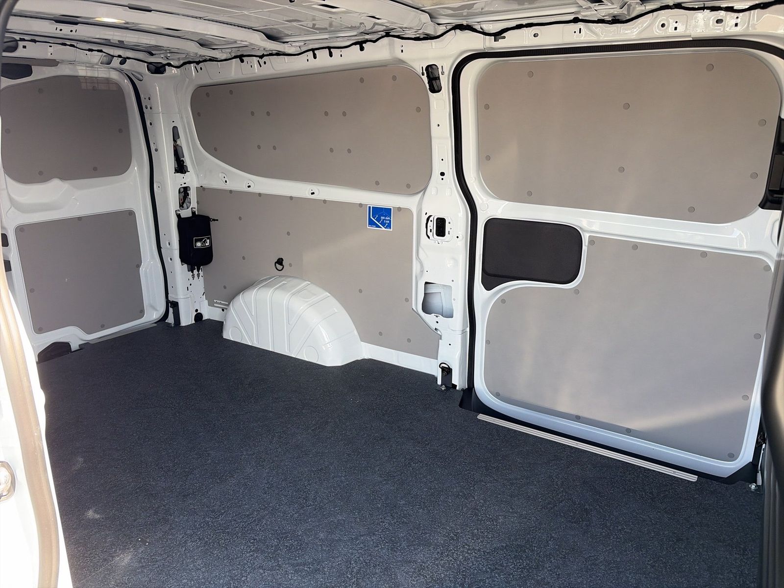 Fahrzeug autohaus mense Fahrzeugabbildung Volkswagen NFZ e-Transporter Kasten Motor: BEV 100 kW 64 kW