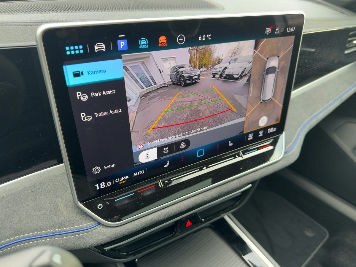 Fahrzeugabbildung Volkswagen Passat R-Line 2.0 l TDI DSG IQ.Light|Matrix|AHK