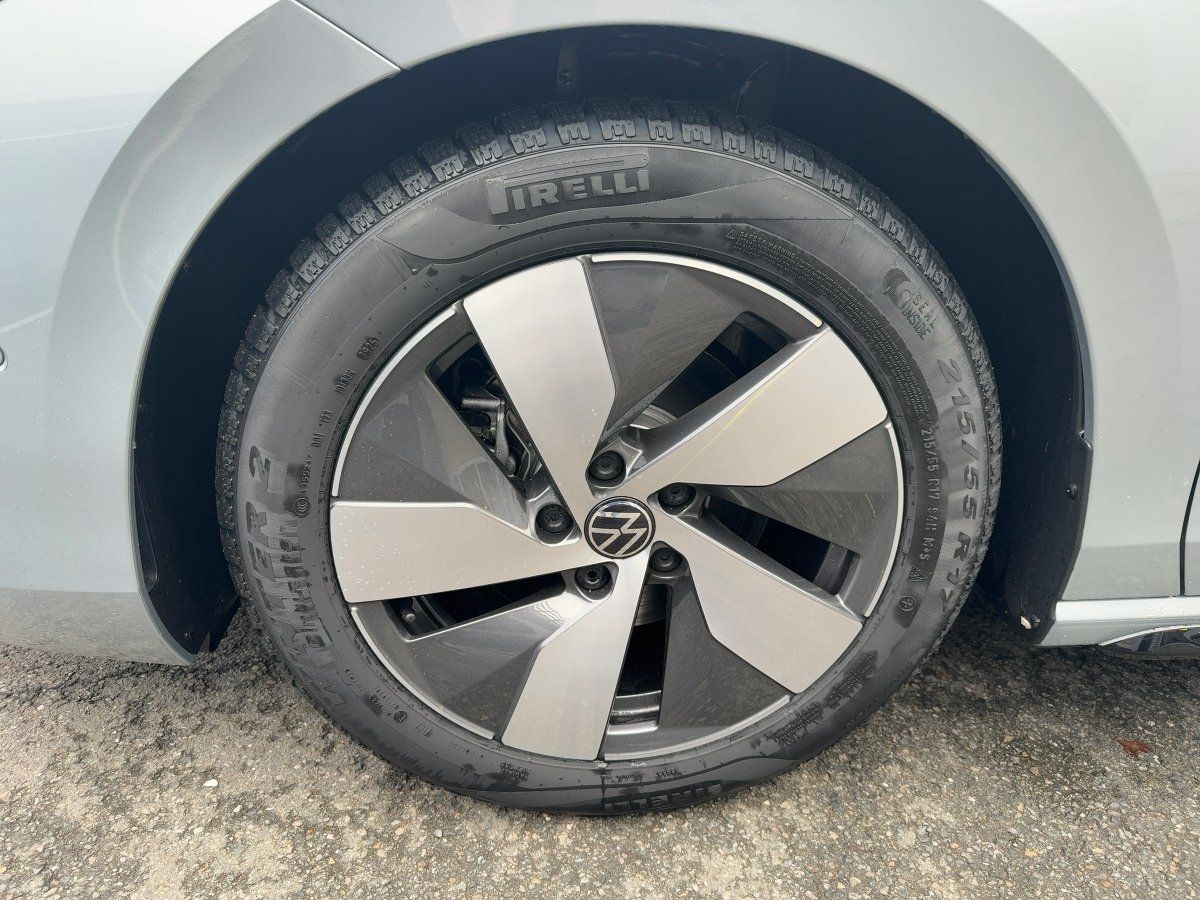 Fahrzeugabbildung Volkswagen Passat R-Line 2.0 l TDI DSG IQ.Light|Matrix|AHK