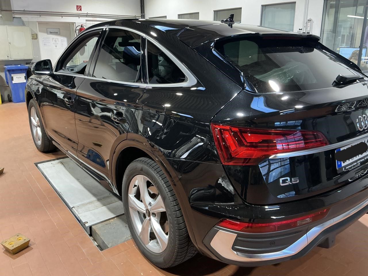 Fahrzeugabbildung Audi Q5 Sportback 55 TFSI e quattro S tronic S line