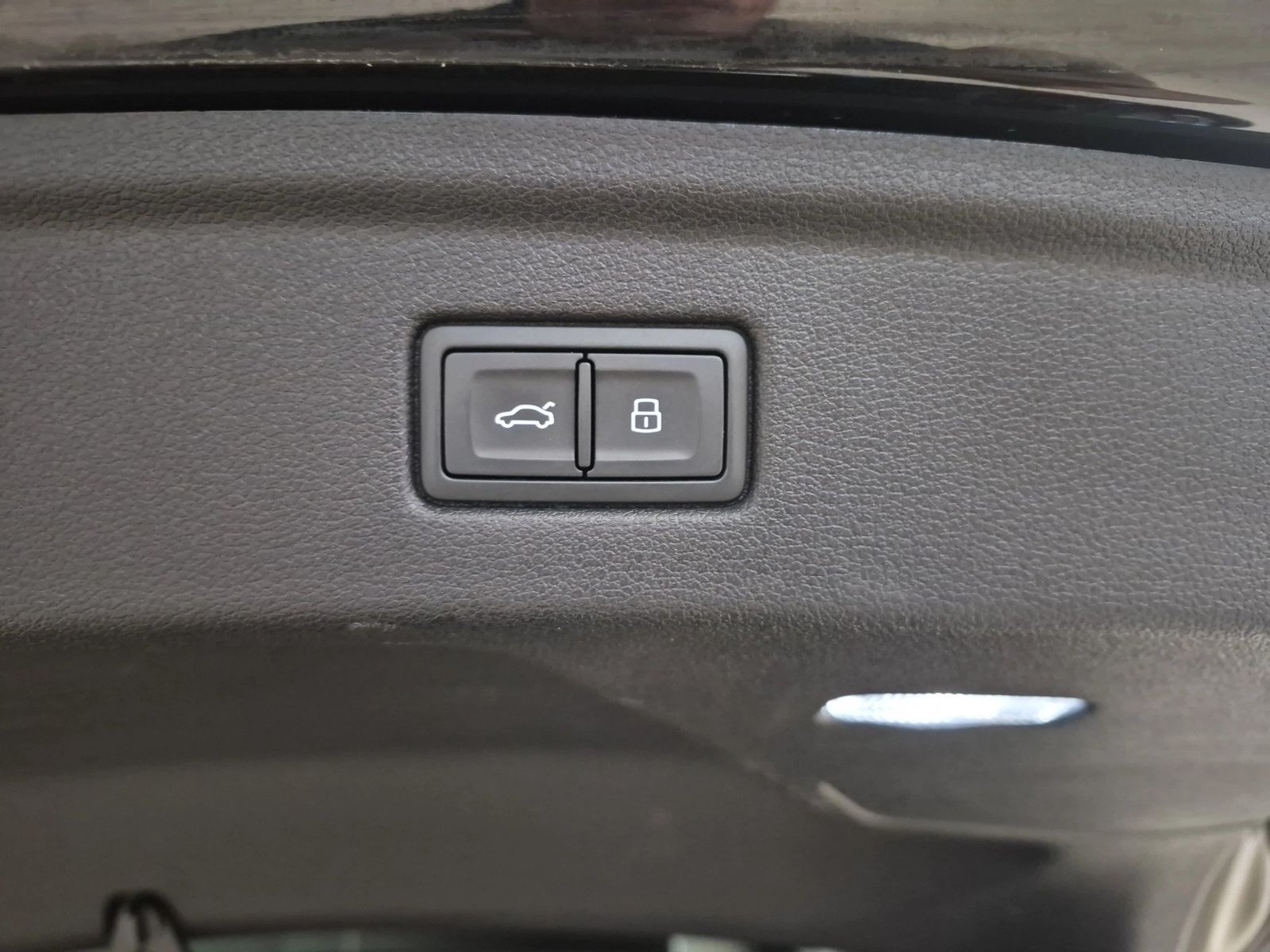 Fahrzeugabbildung Audi A5 Sportback 40 TDI quattro S tronic advanced AC