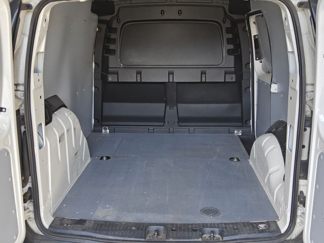 Fahrzeug autohaus mense Fahrzeugabbildung Volkswagen Caddy Cargo 2.0 l 75 kW TDI EU6 SCR Fron SoundSy