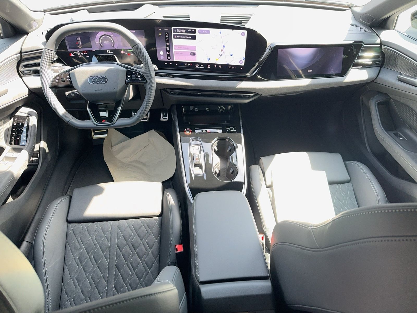 Fahrzeugabbildung Audi A5 Avant ehhybrid quattro Matrix B&O CarPlay