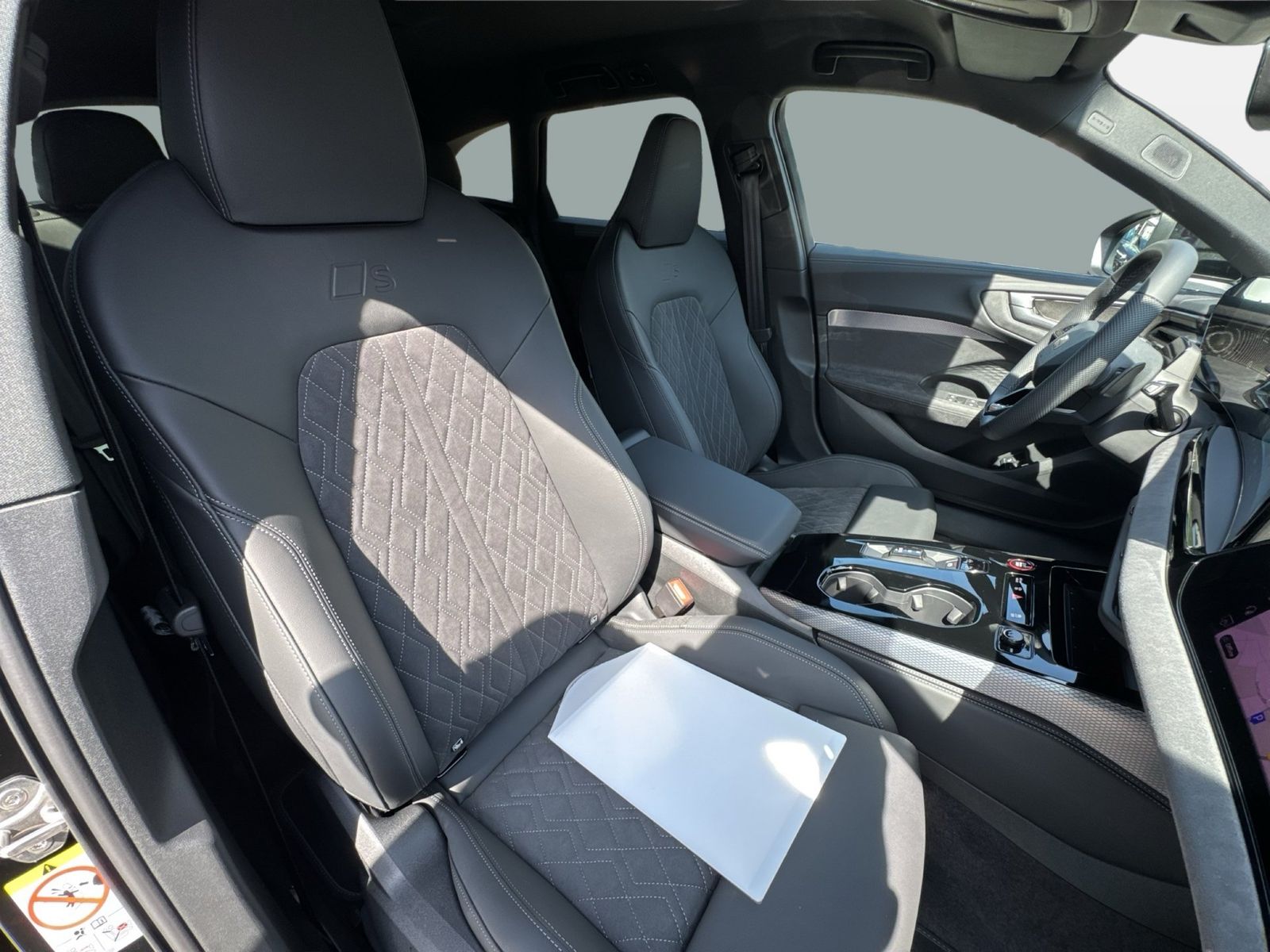 Fahrzeugabbildung Audi A5 Avant ehhybrid quattro Matrix B&O CarPlay