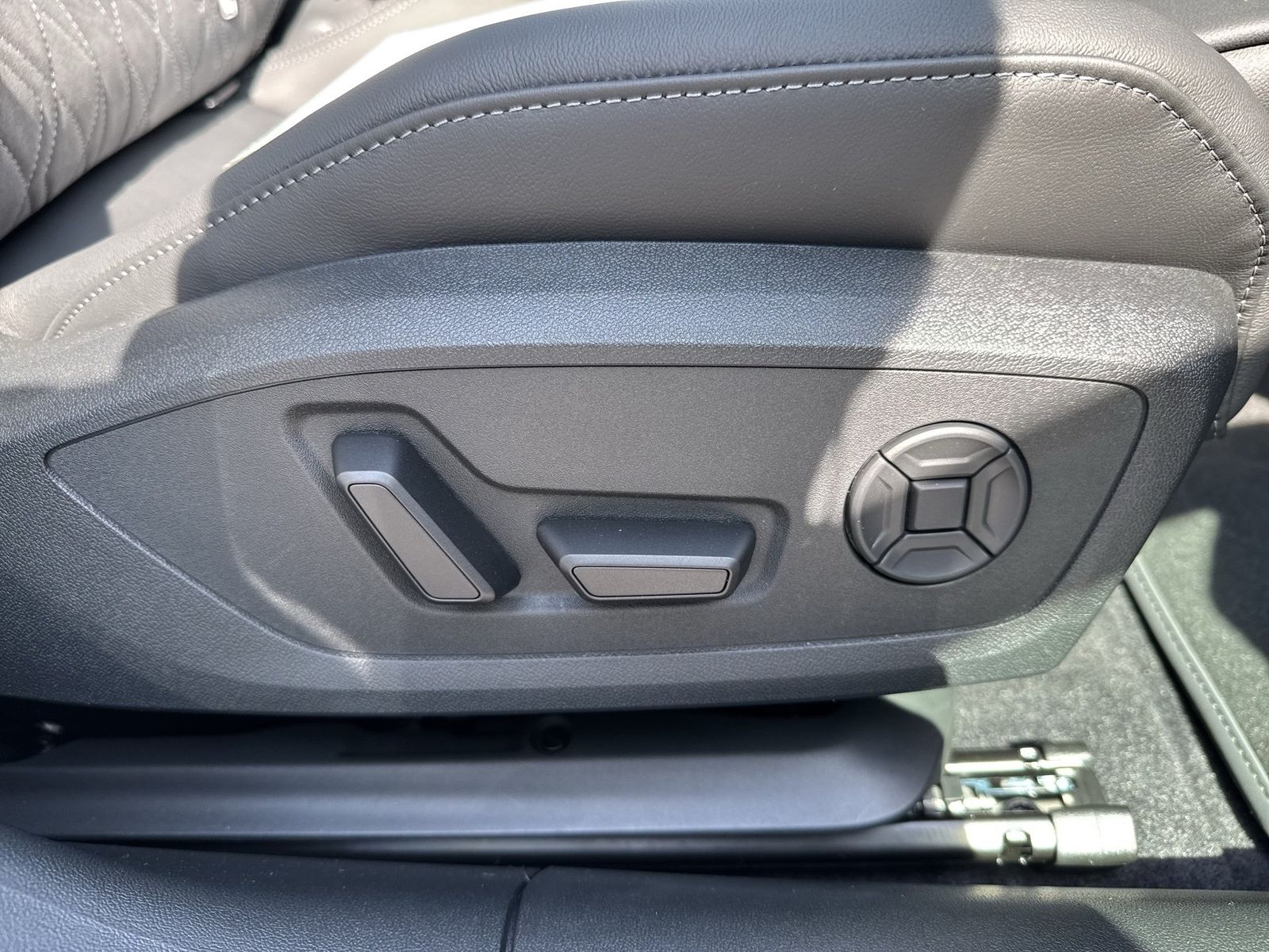 Fahrzeugabbildung Audi A5 Avant ehhybrid quattro Matrix B&O CarPlay