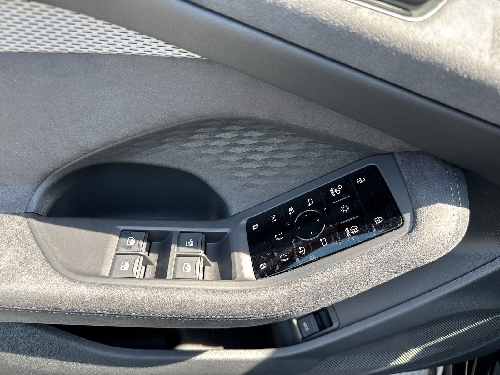 Fahrzeugabbildung Audi A5 Avant ehhybrid quattro Matrix B&O CarPlay