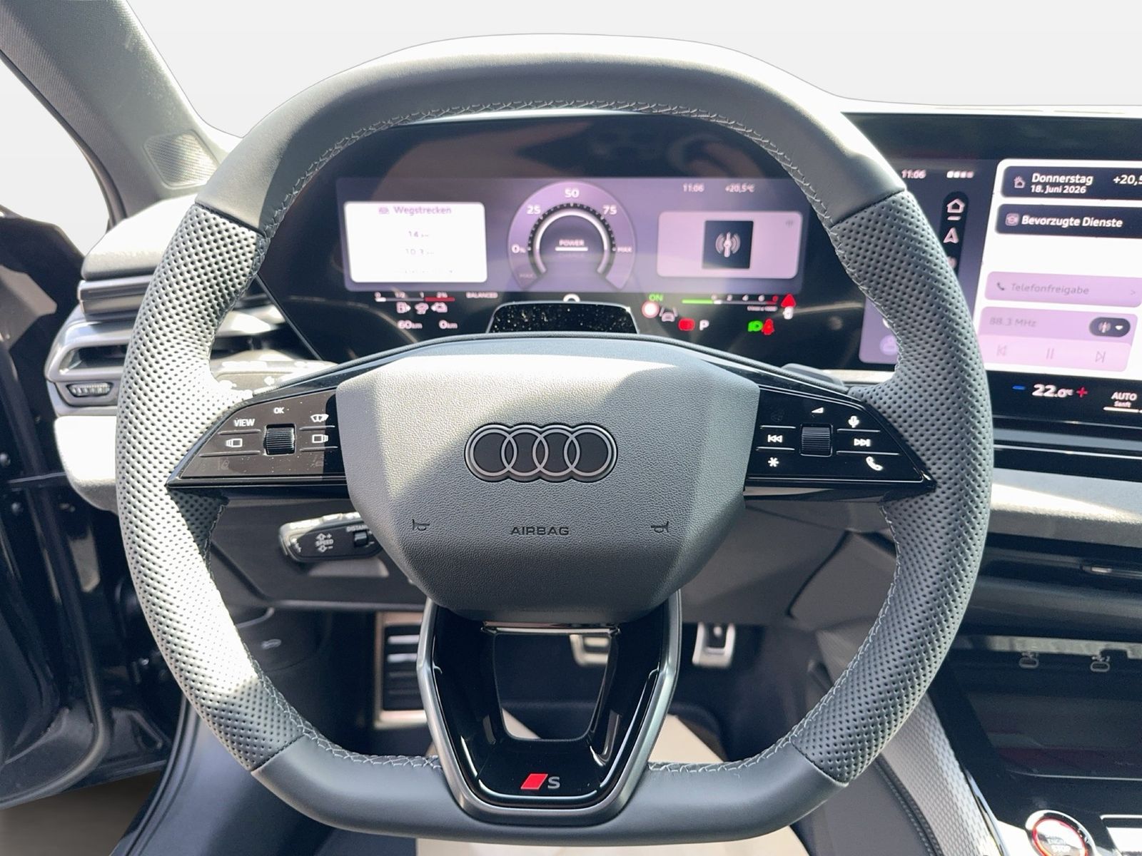 Fahrzeugabbildung Audi A5 Avant ehhybrid quattro Matrix B&O CarPlay
