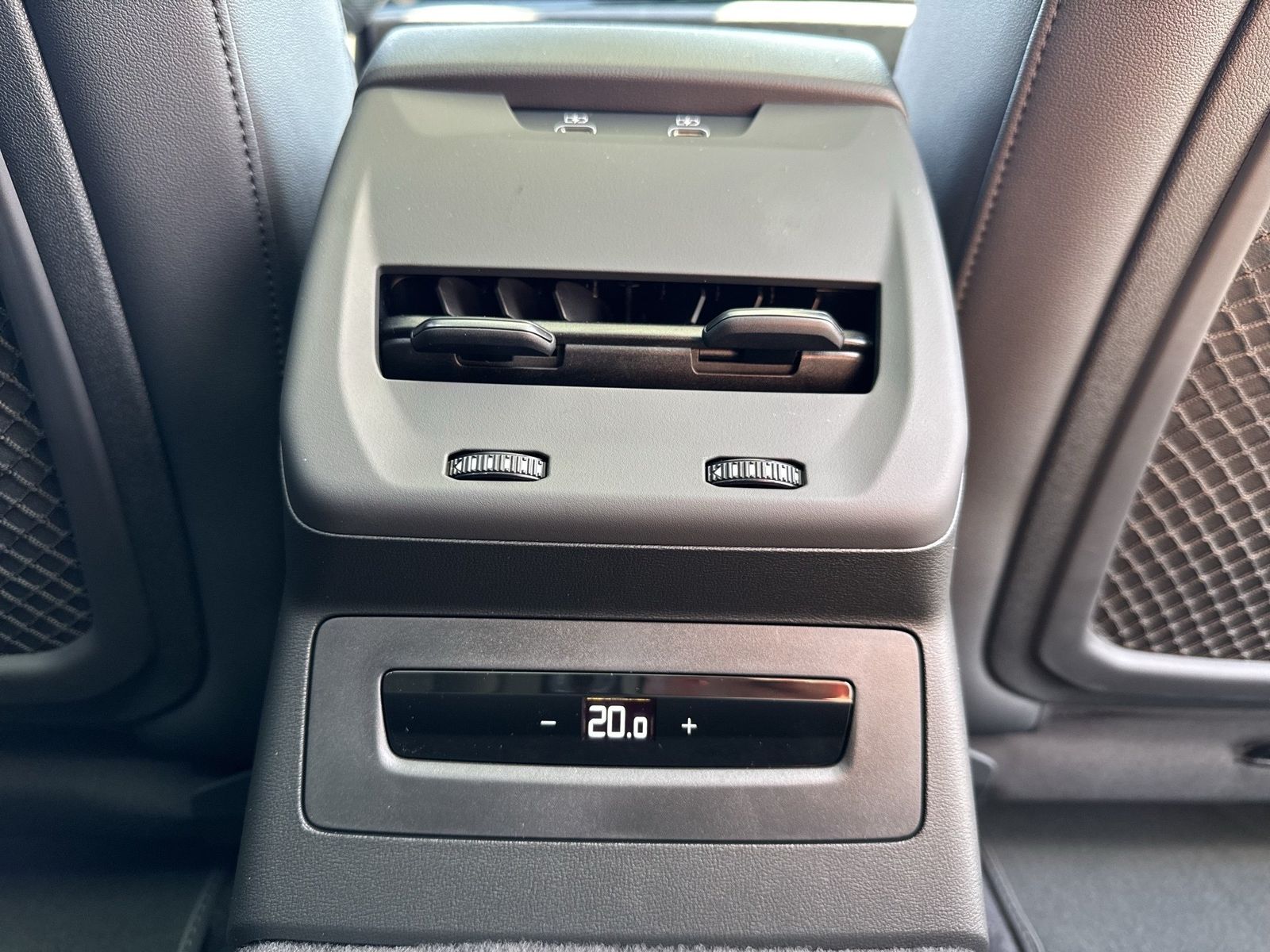 Fahrzeugabbildung Audi A5 Avant e-hybrid quattro 270 kW S tronic Matrix