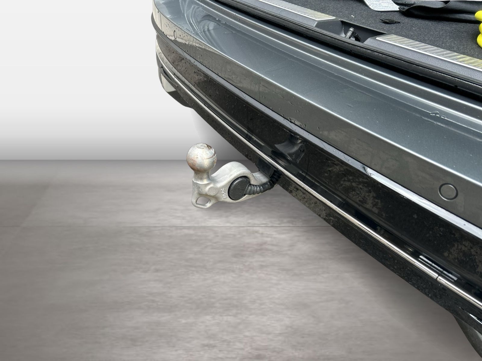 Fahrzeugabbildung Volkswagen Passat Variant 1.5 TSI eHybrid DSG Elegance AHK