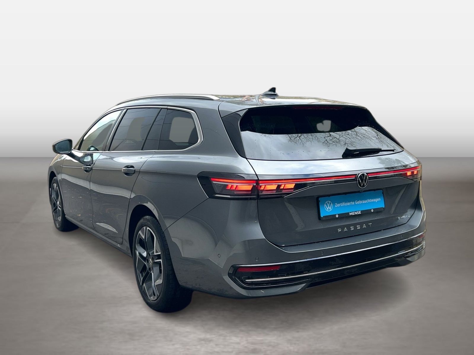 Fahrzeugabbildung Volkswagen Passat Variant 1.5 TSI eHybrid DSG Elegance AHK