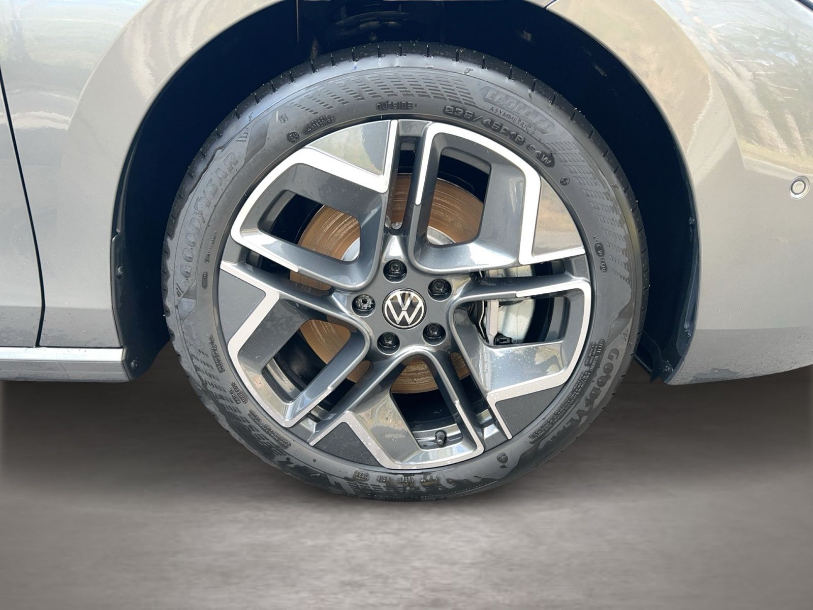 Fahrzeugabbildung Volkswagen Passat Variant 1.5 TSI eHybrid DSG Elegance AHK