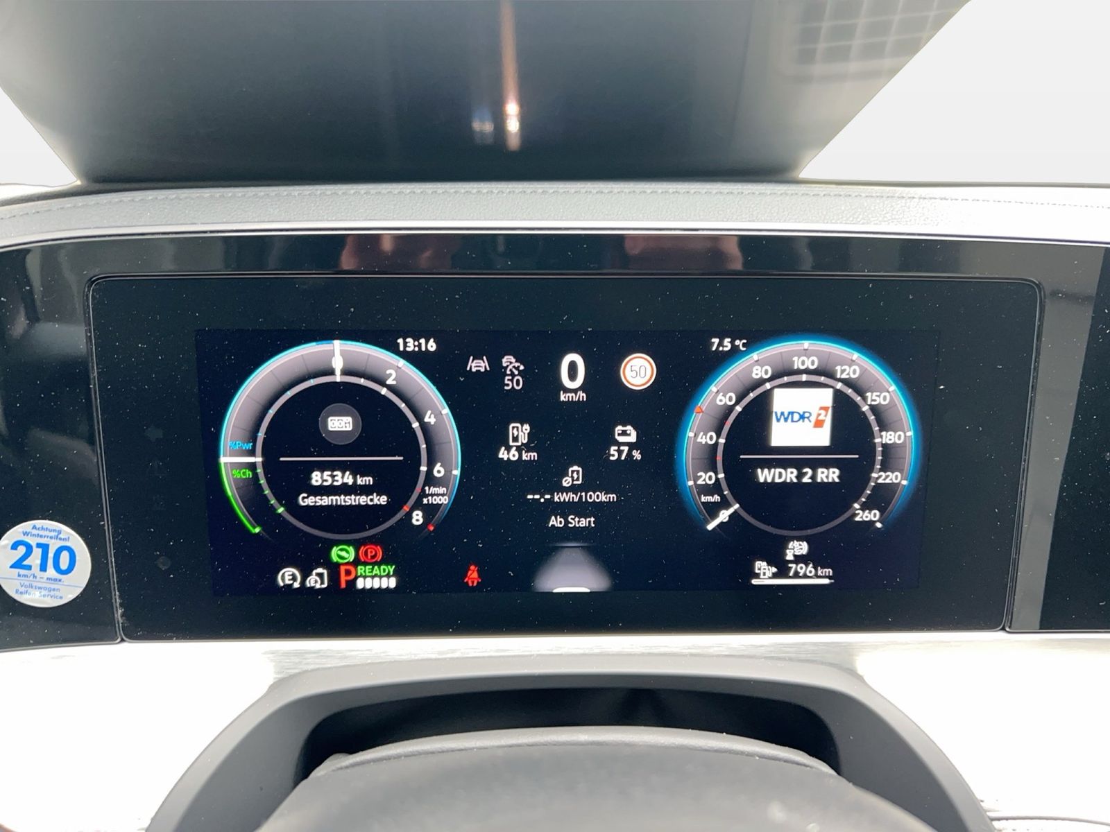 Fahrzeugabbildung Volkswagen Passat Variant 1.5 TSI eHybrid DSG Elegance AHK
