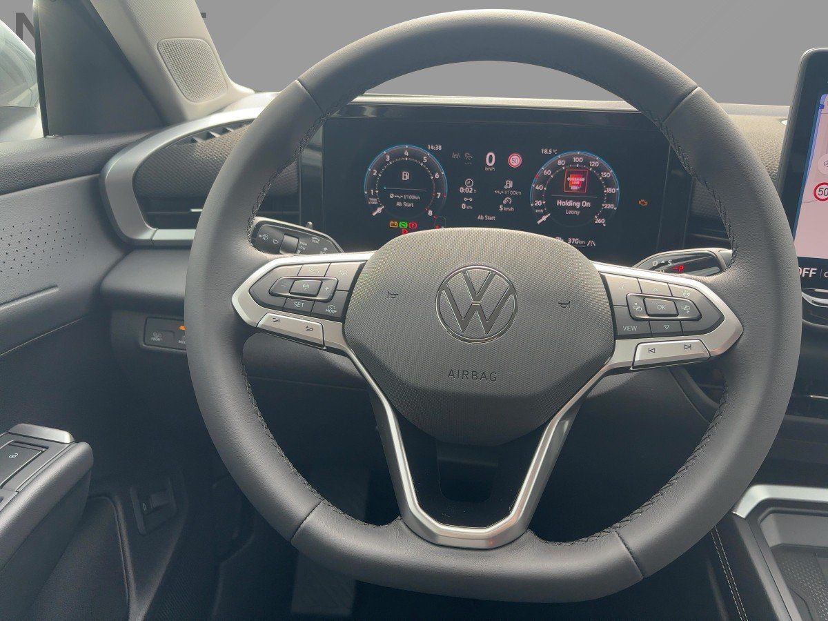 Fahrzeug autohaus mense Fahrzeugabbildung Volkswagen T-Roc Style 1.5 l eTSI OPF DSG AHK Nav eKlappe G - mit KI generiert/bearbeitet