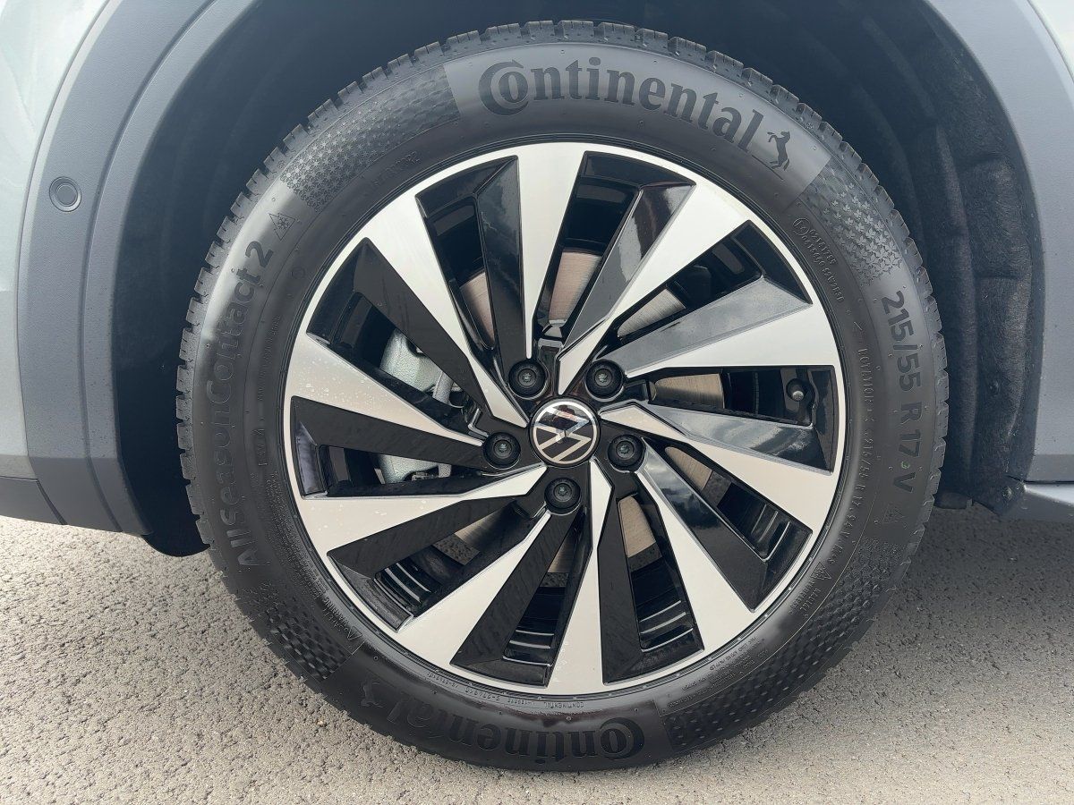 Fahrzeug autohaus mense Fahrzeugabbildung Volkswagen T-Roc Style 1.5 l eTSI OPF DSG AHK Nav eKlappe G - mit KI generiert/bearbeitet