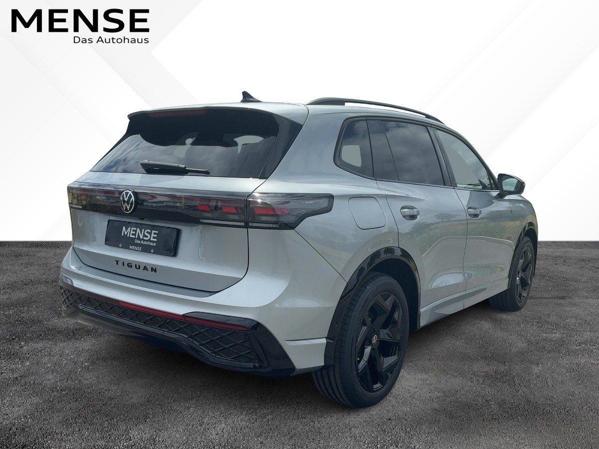 Fahrzeugabbildung Volkswagen Tiguan R-Line 1.5 l eTSI OPF DSG AHK Nav BlackSt - mit KI generiert/bearbeitet