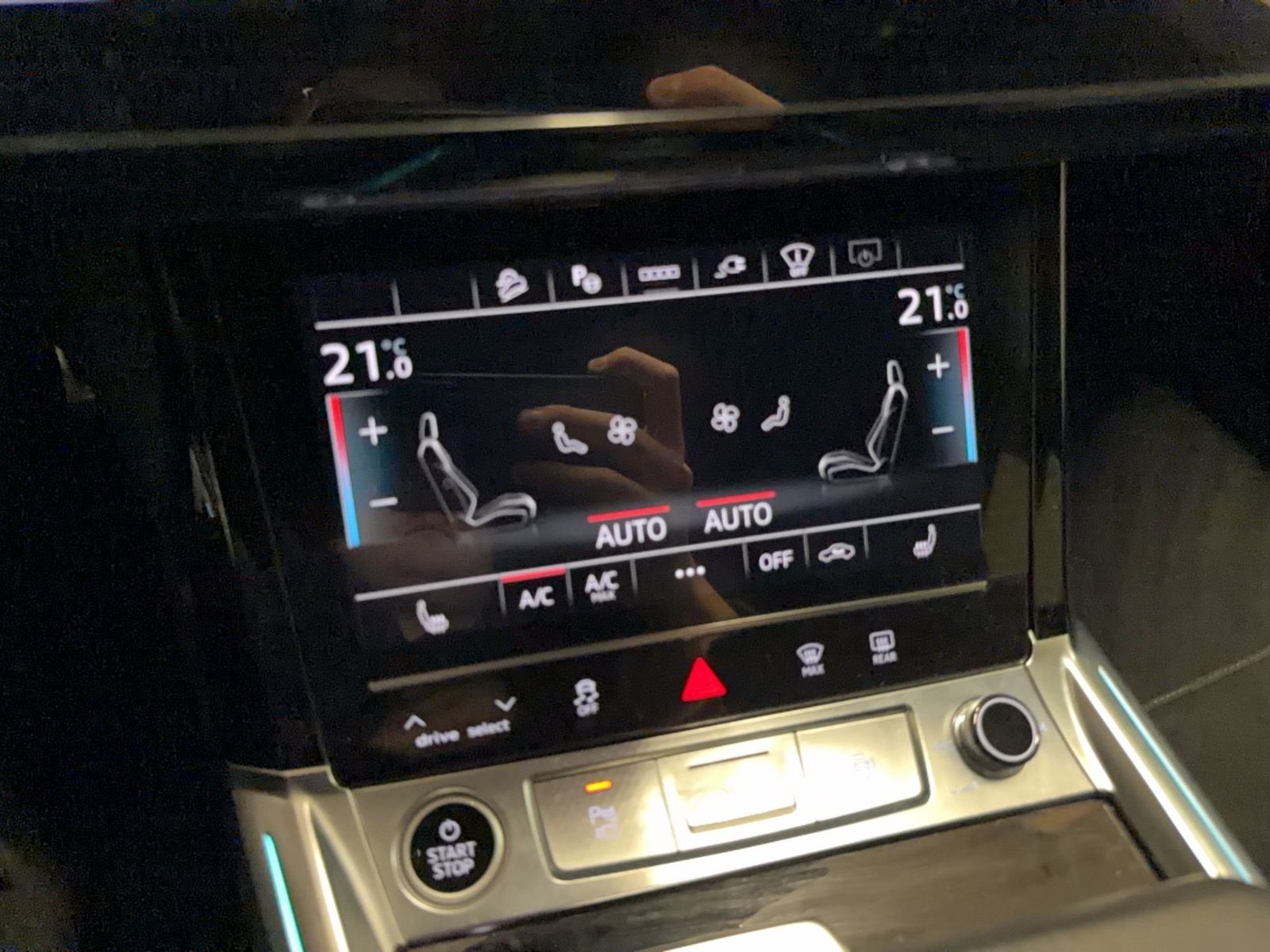 Fahrzeugabbildung Audi Q8 Sportback e-tron 50 quattro S line 2025 B&O
