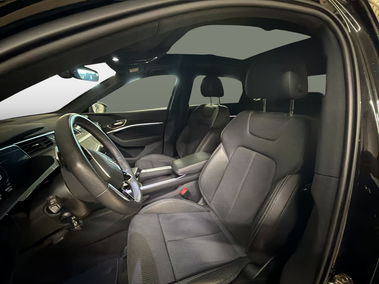 Fahrzeugabbildung Audi Q8 Sportback e-tron 50 quattro S line 2025 B&O