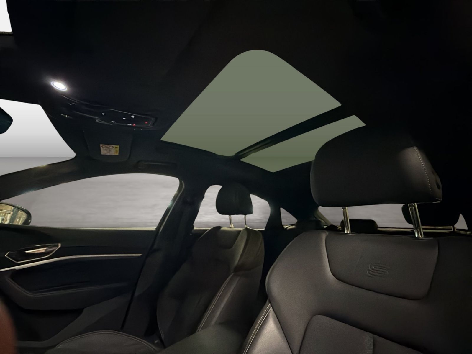 Fahrzeugabbildung Audi Q8 Sportback e-tron 50 quattro S line 2025 B&O