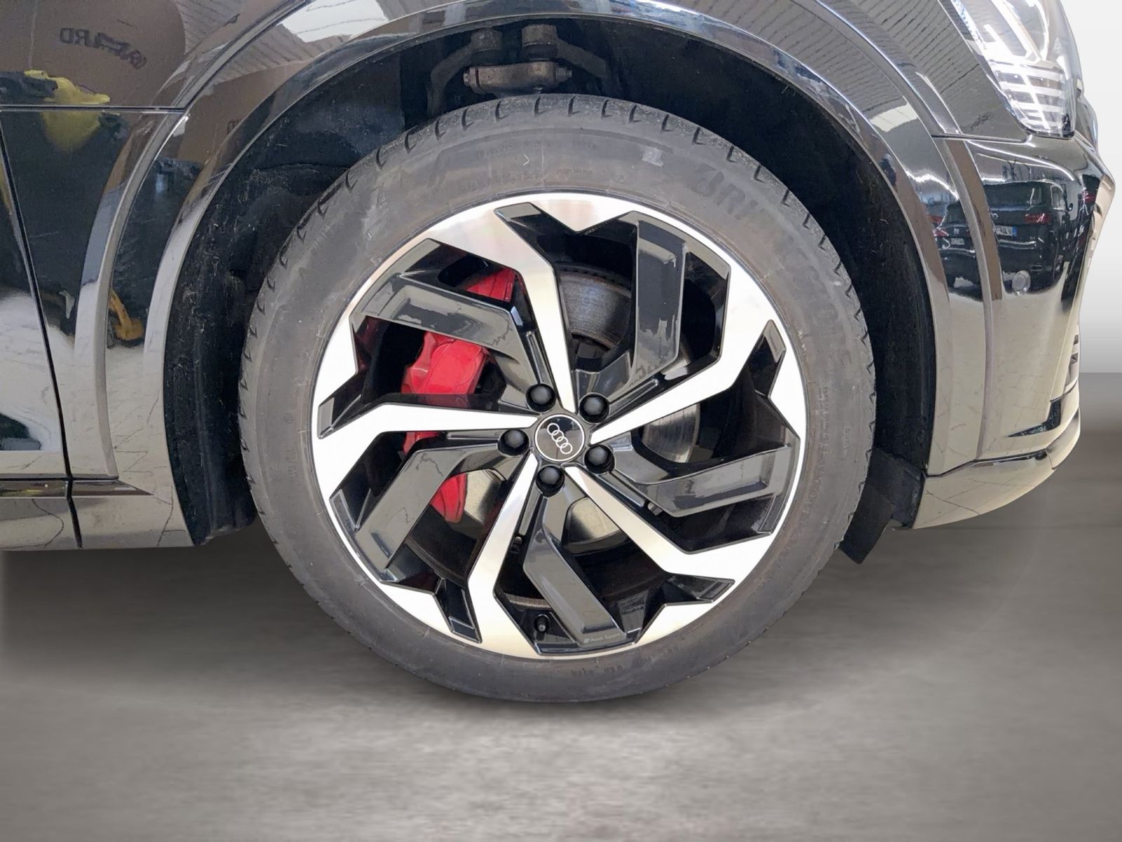 Fahrzeugabbildung Audi Q8 Sportback e-tron 50 quattro S line 2025 B&O