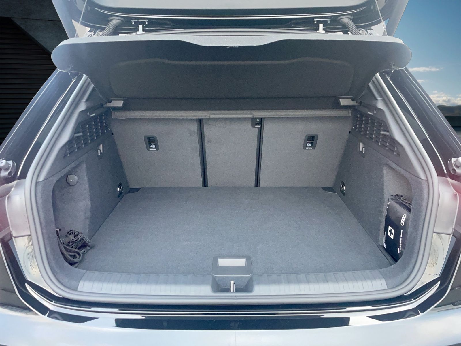 Fahrzeug autohaus mense Fahrzeugabbildung Audi RS 3 Sportback RS-Schale|Matrix|Sonos|HUD