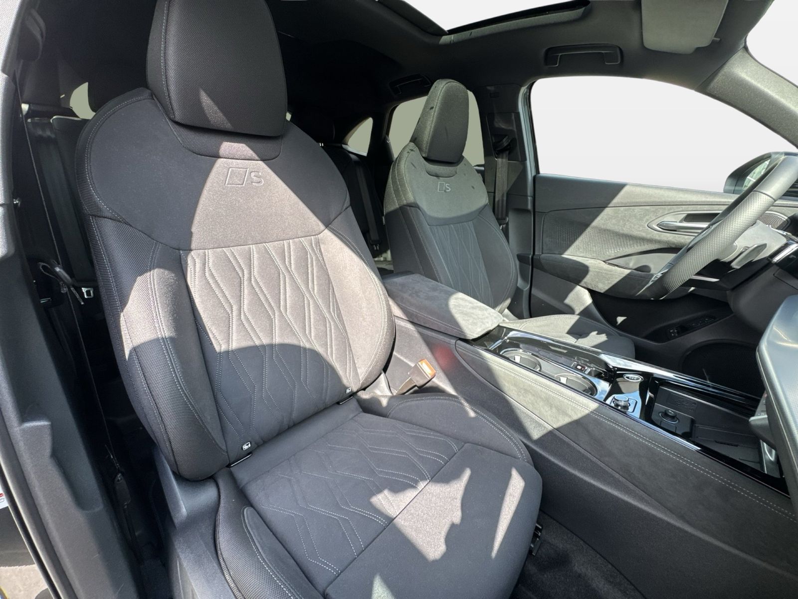 Fahrzeug autohaus mense Fahrzeugabbildung Audi Q3 Sportback e-hybrid 200 kW S tronic AHK Pano