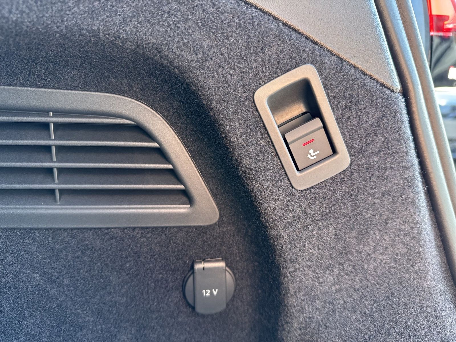 Fahrzeugabbildung Audi A6 Avant edition one TDI quattro 220 kW S tronic - mit KI generiert/bearbeitet