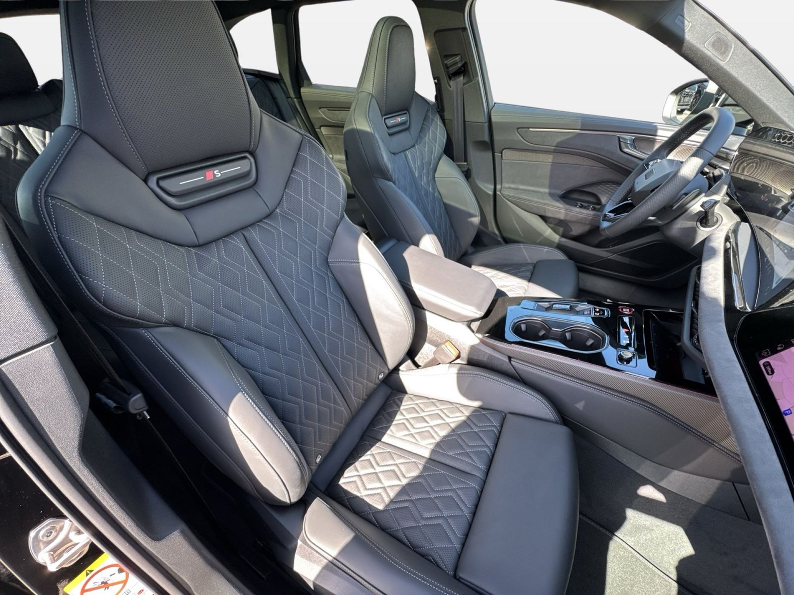 Fahrzeugabbildung Audi A6 Avant edition one TDI quattro 220 kW S tronic - mit KI generiert/bearbeitet