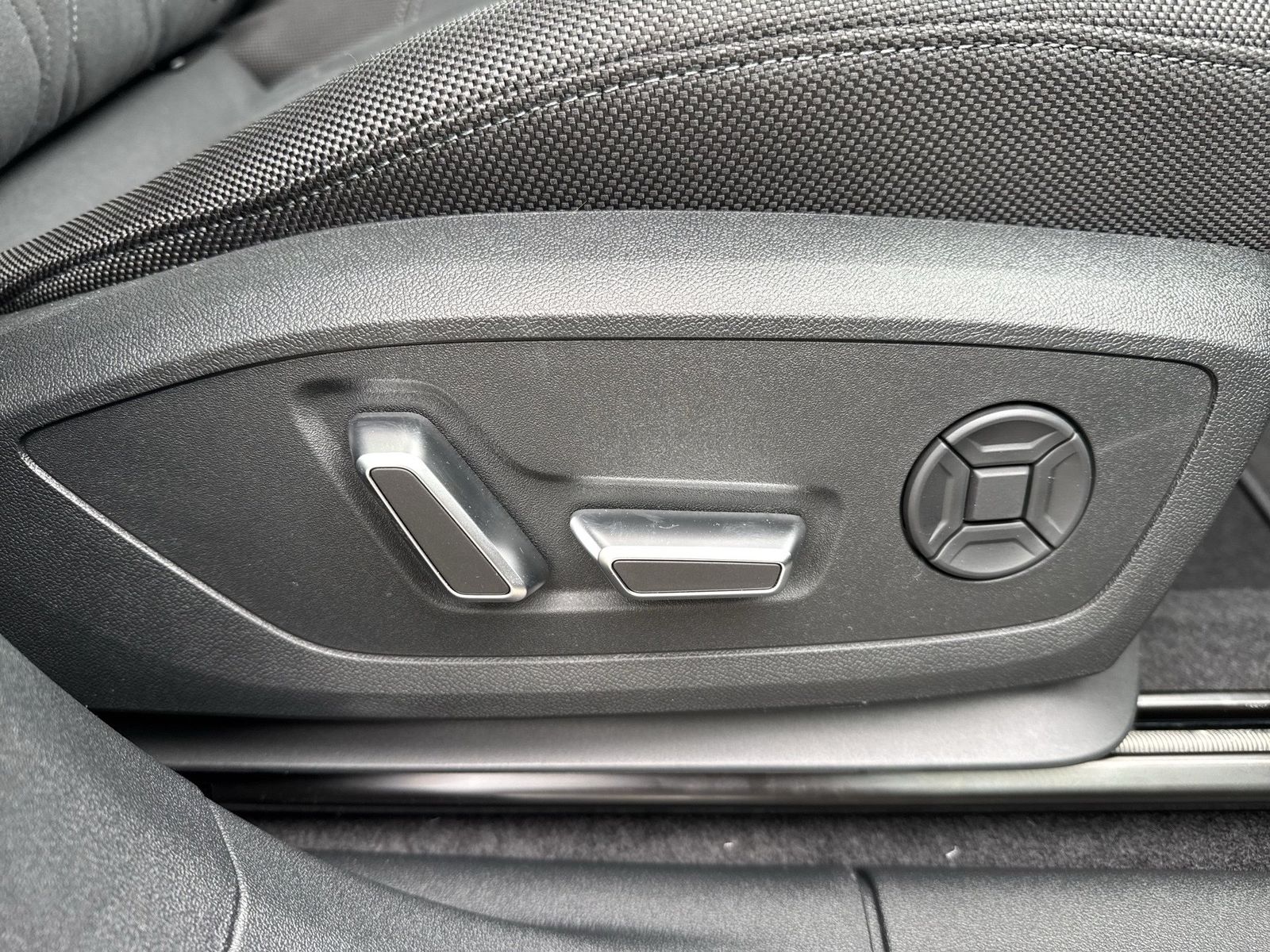 Fahrzeugabbildung Audi Q3 Sportback e-hybrid 200 kW S tronic Matrix AHK