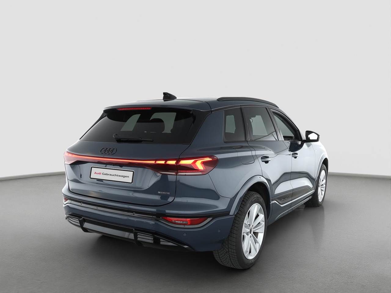 Fahrzeug autohaus mense Fahrzeugabbildung Audi Q6 e-tron quattro S-Line B&O AHK HUD Pano