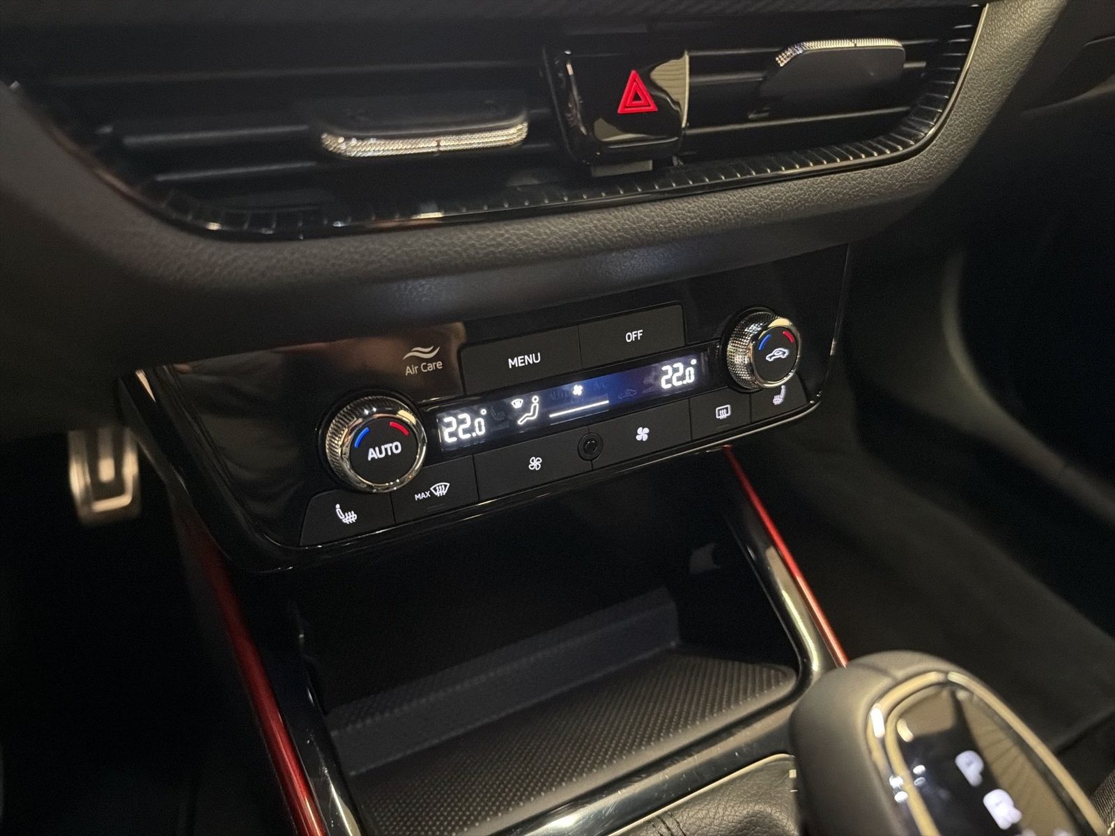 Fahrzeug autohaus mense Fahrzeugabbildung SKODA Fabia Fabia Monte Carlo 1.5l TSI 110 kW 7-Gang-D - mit KI generiert/bearbeitet