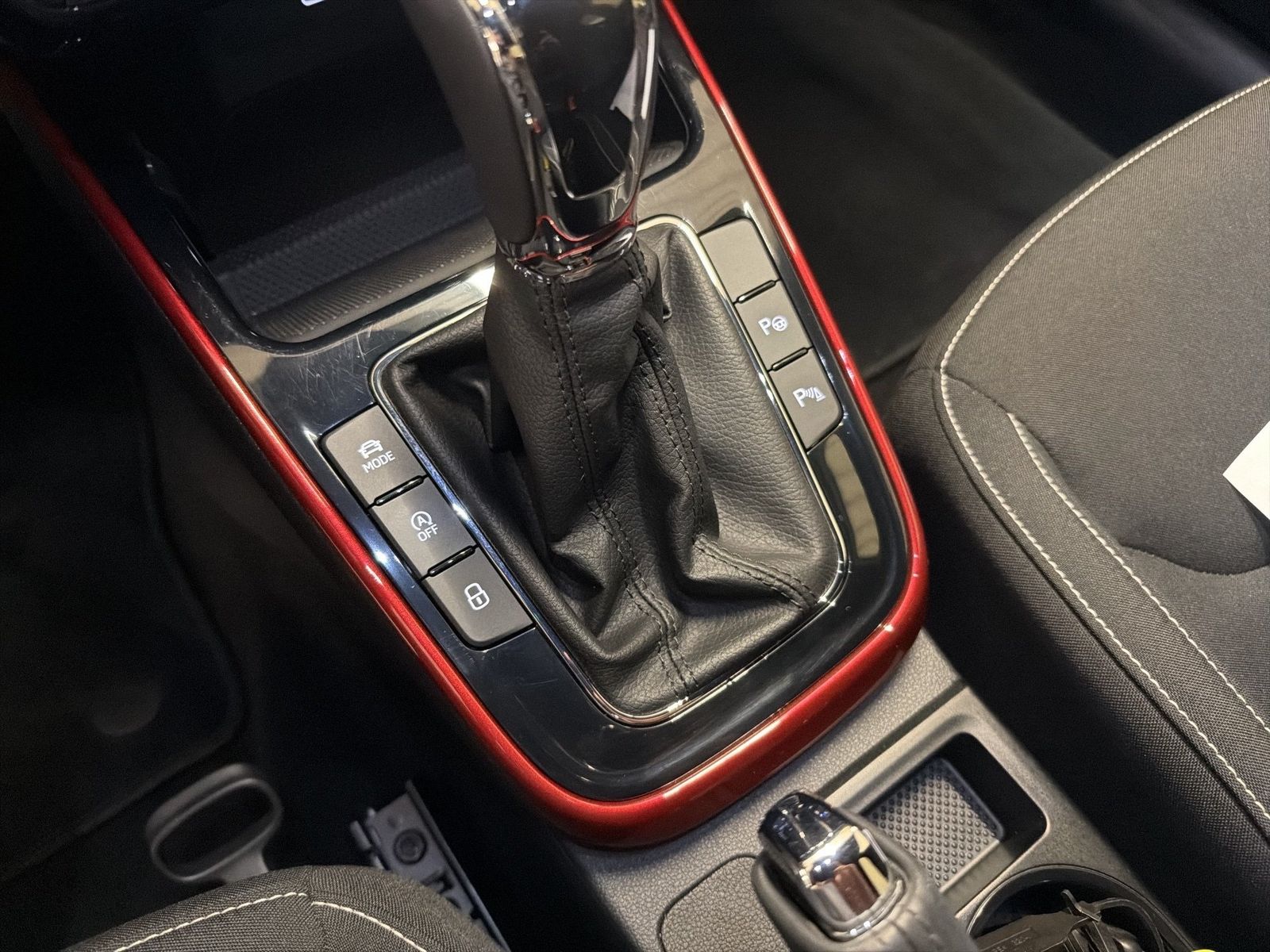 Fahrzeug autohaus mense Fahrzeugabbildung SKODA Fabia Fabia Monte Carlo 1.5l TSI 110 kW 7-Gang-D - mit KI generiert/bearbeitet