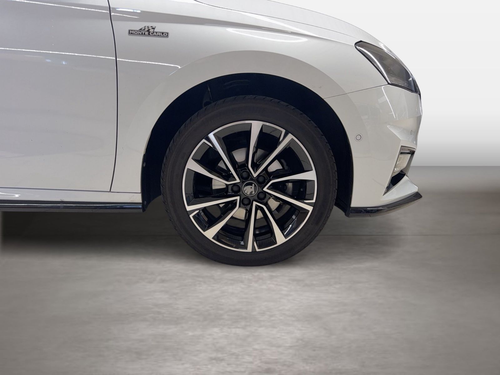Fahrzeug autohaus mense Fahrzeugabbildung SKODA Fabia Fabia Monte Carlo 1.5l TSI 110 kW 7-Gang-D - mit KI generiert/bearbeitet