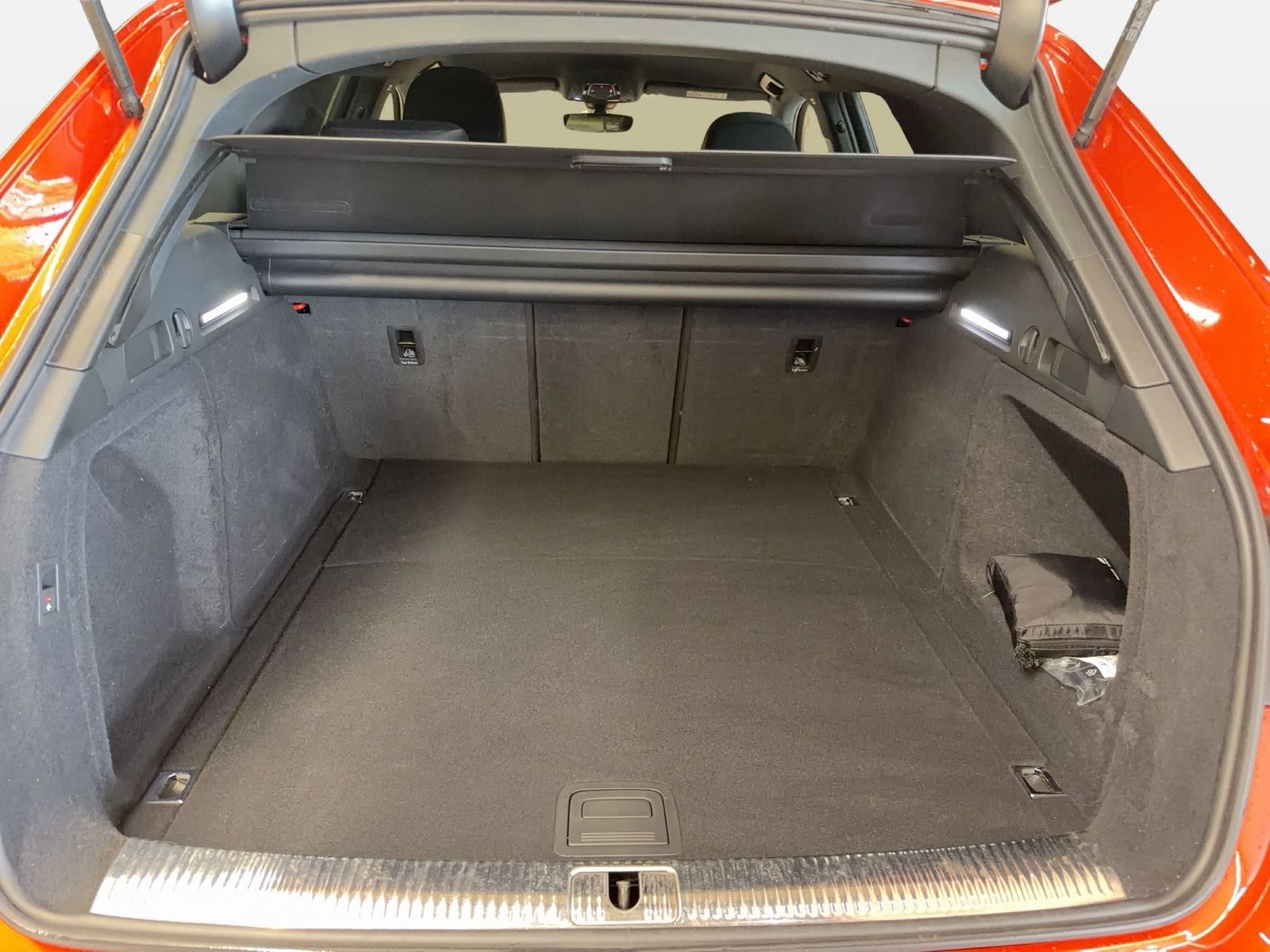 Fahrzeug autohaus mense Fahrzeugabbildung Audi A4 Avant 40 2.0 TDI S-Line AHK LED Navi DynLicht