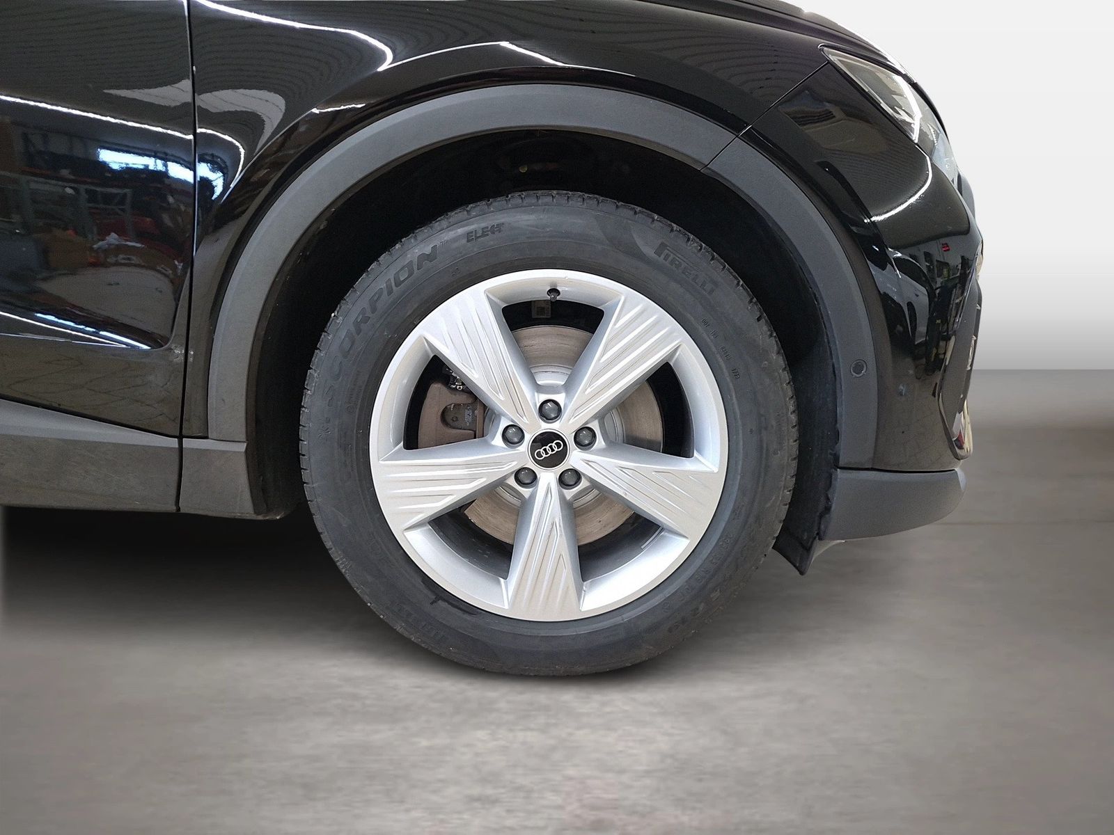 Fahrzeugabbildung Audi Q4 e-tron quattro 45 e-tron Matrix AHK Standhzg